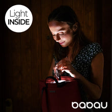 Cargar imagen en el visor de la galería, Cartera Mochila  Iluminación Integrada BABAU  - Boogie L - Maglia Acai (Rojo)
